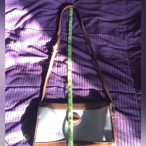 FLASH SALE 👜 Vintage Dooney & Burke leather crossbody - Picture 16 of 16